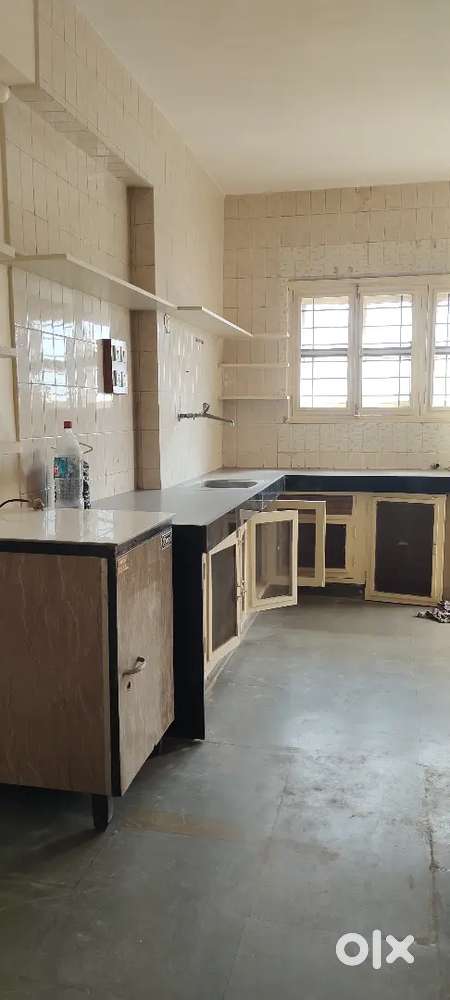 2 BHK semi furnished flat for Rent .