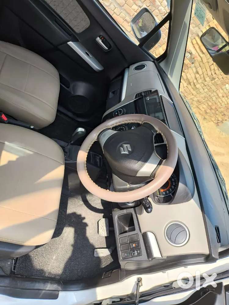 Maruti Suzuki WagonR Vxi Amt (2015)