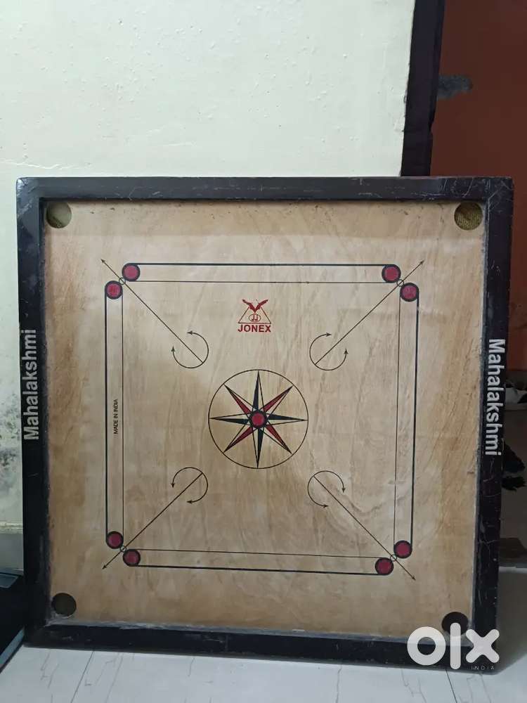 Carroms board