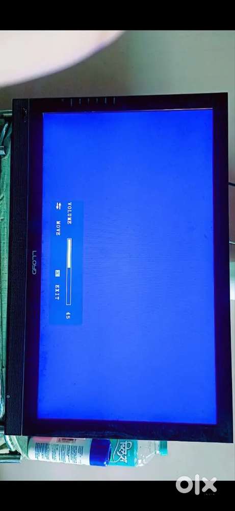 32 inches Lloyd Led TV