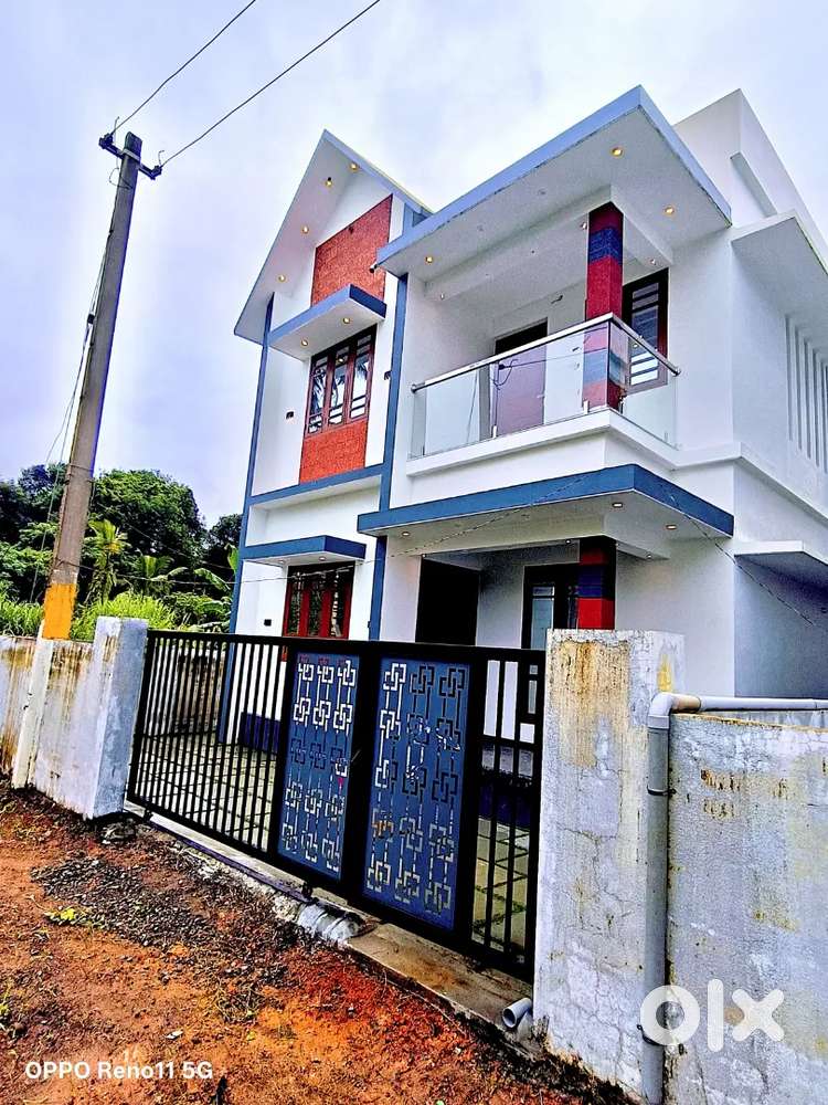 NEWLY HOUSE 
ALUVA, NEAR, NEERKOD 48 LAKHS, 
PLOTT 3 CENT
1270 SQRFEET