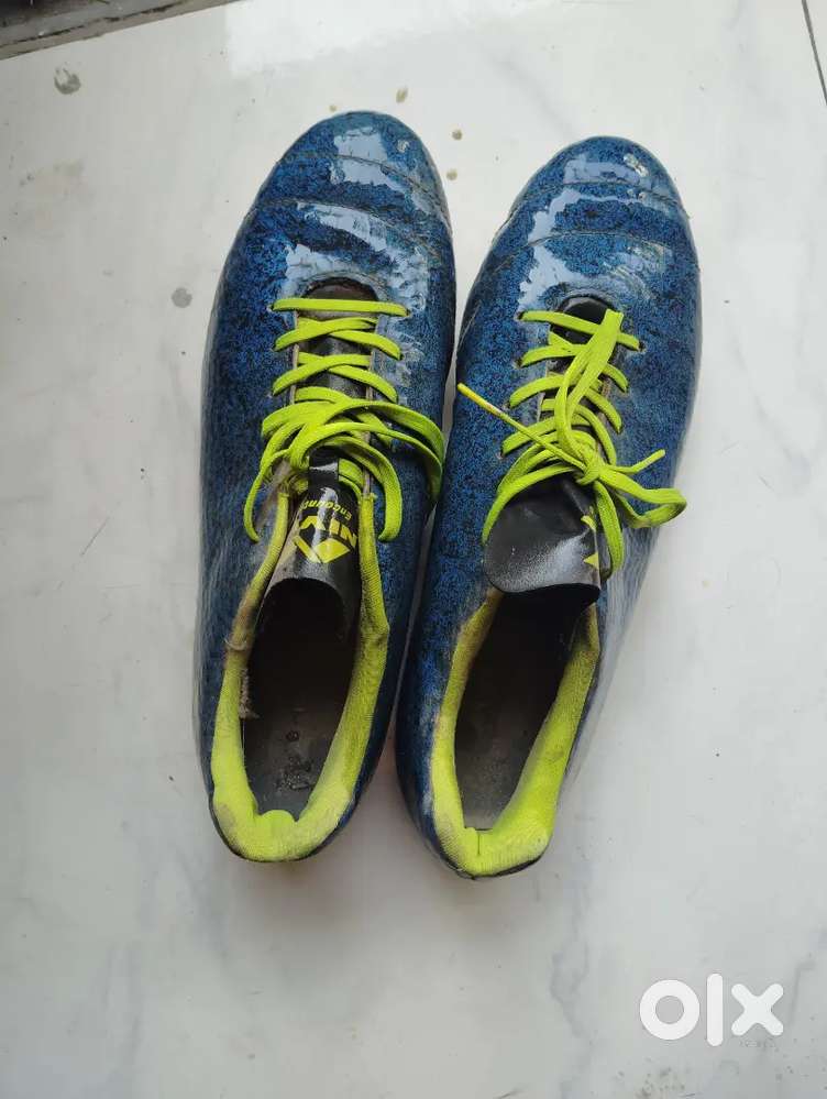 Football shoes