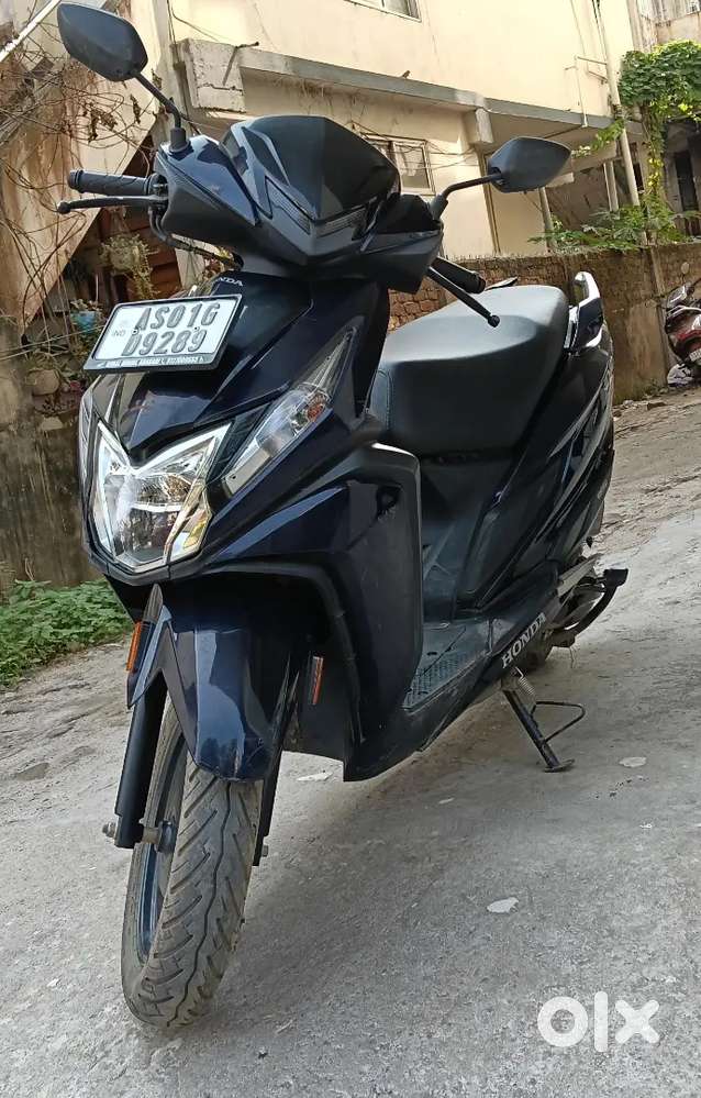 Honda Dio 125 scooty is on showroom condition.Bit negotiable