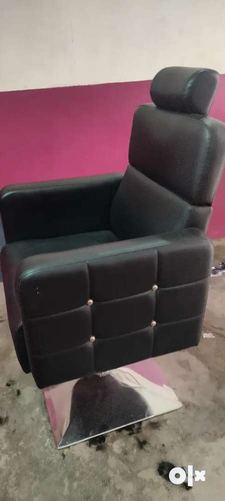 Saloon chair in very good condition.