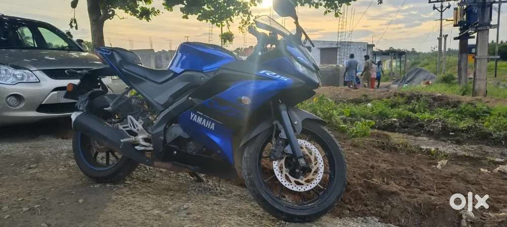 R15 sports model