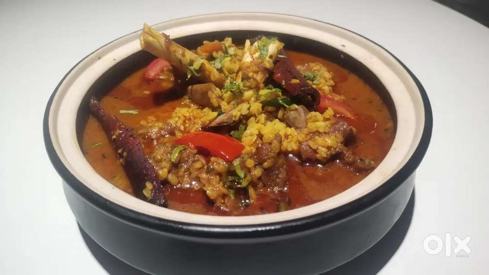 Helper/ food supplier