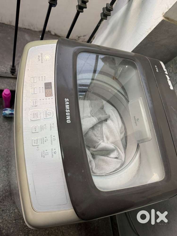 4 years old 6.5 liter Samsung 6.5 kg washing Machine available to sale
