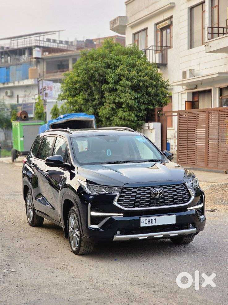 Toyota Innova Hycross 2.0 ZX (O) Hybrid 7 STR, 2024, CNG & Hybrids