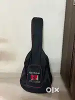 Yamaha f280 in perfect condition with d'addario strings