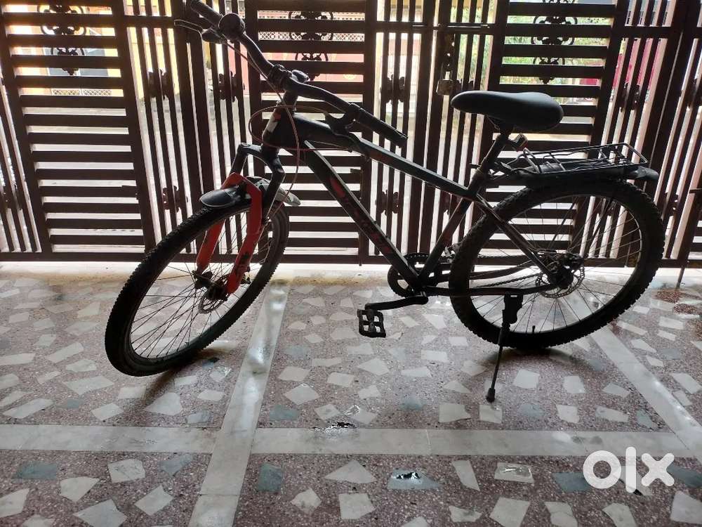 .1,5 years old and like mtb non gear bi cycle.