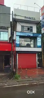 885 Sqft with 4 meter shutter separated into 2 floors of 500 Sqft each