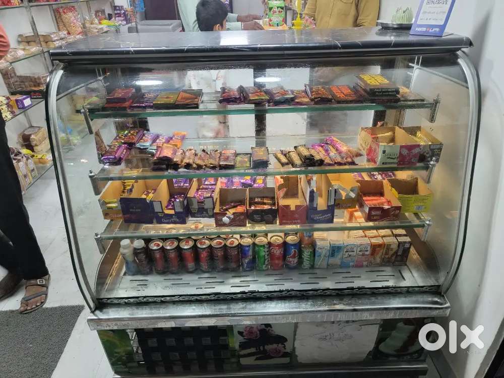 Cake display