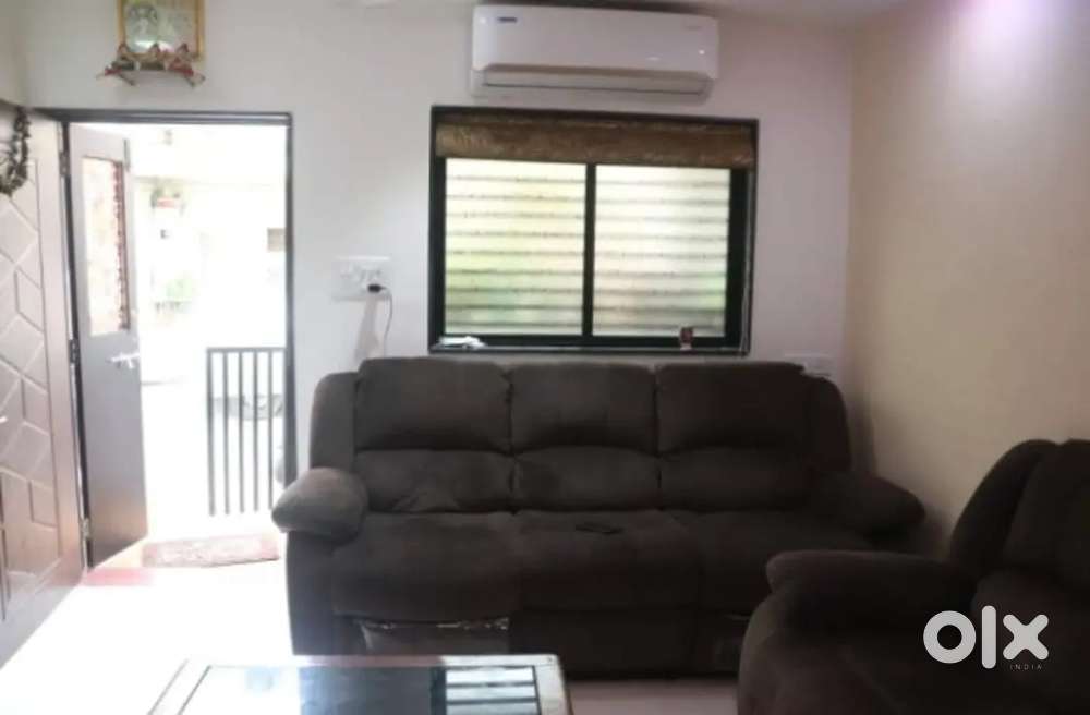 For sell 4bhk ROW HOUSE VASTRAPUR BODAKDEV AHMEDABAD