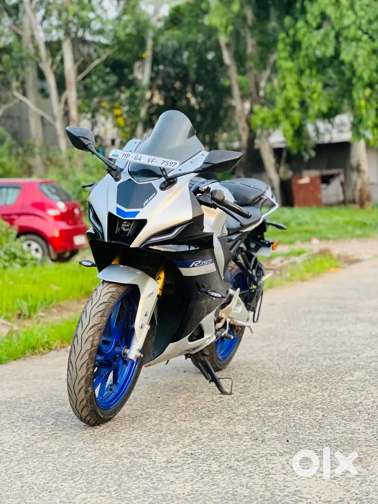 Yamaha R15 V4 m top condition