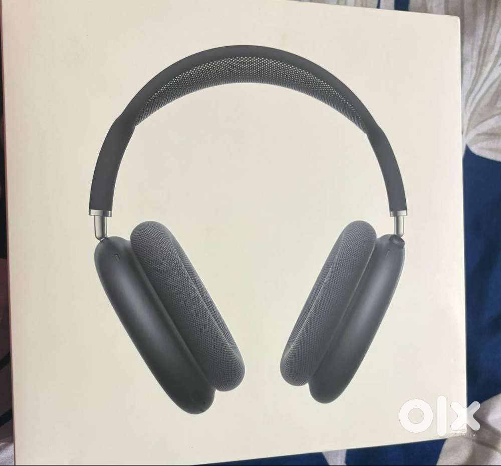 Apple AirPods Max Wireless Over-Ear Headphones, Pro-Level Active Noise