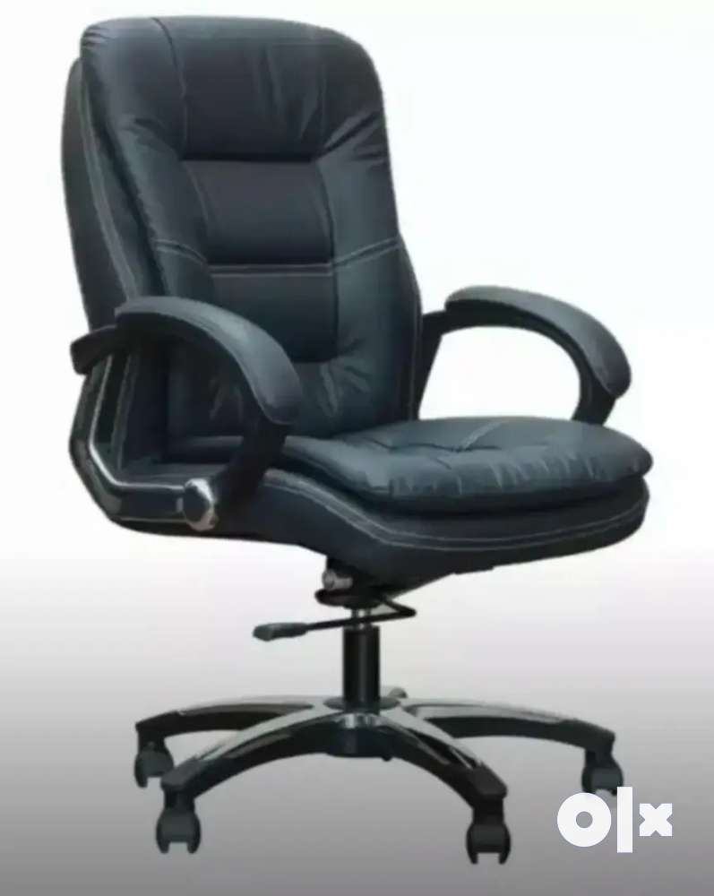 Executive Medium Backrest Leatherette Office Chair Brand New