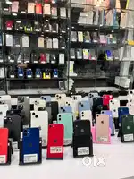 All iPhone repair services available/display/screen replacement/etc