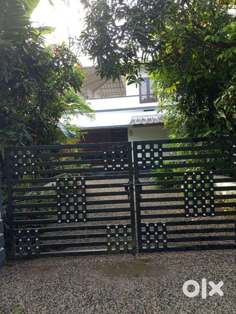 House for rent near Kadampazhipuram