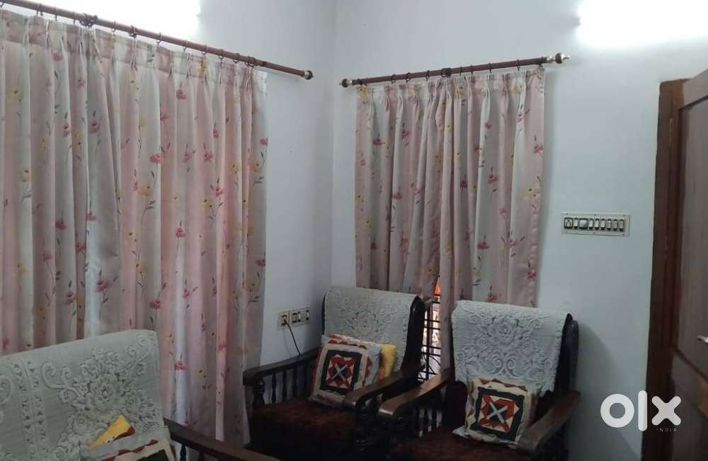 2 BHK FULLY FURNISHED 2 BHK . GROUND FLOOR FOR FAMILY/ BACHELORS