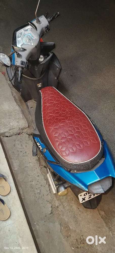 Single hand use good condition scooty
