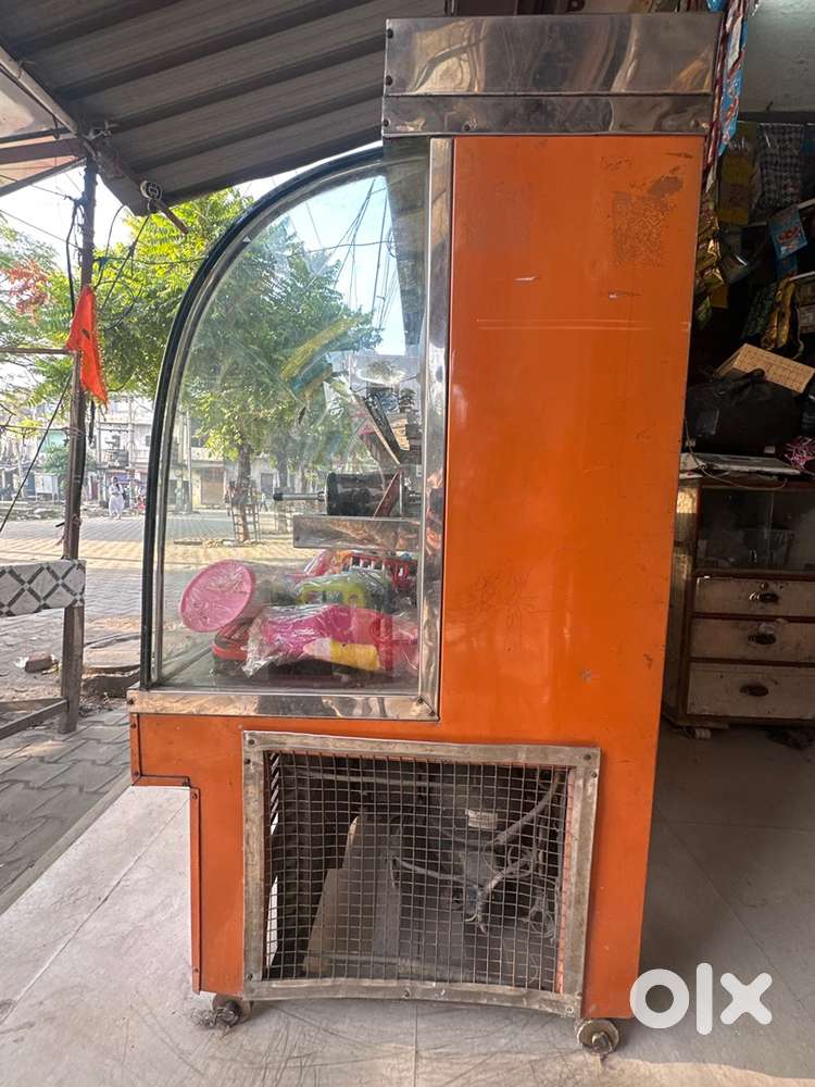 Restaurant fridge