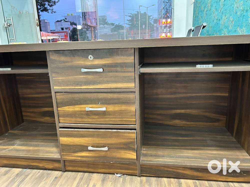 wooden office table