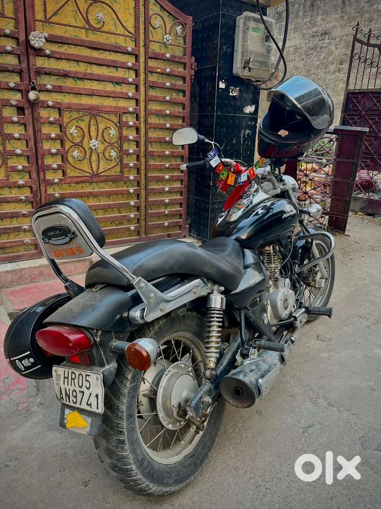 Avenger 220 street with new back tyre