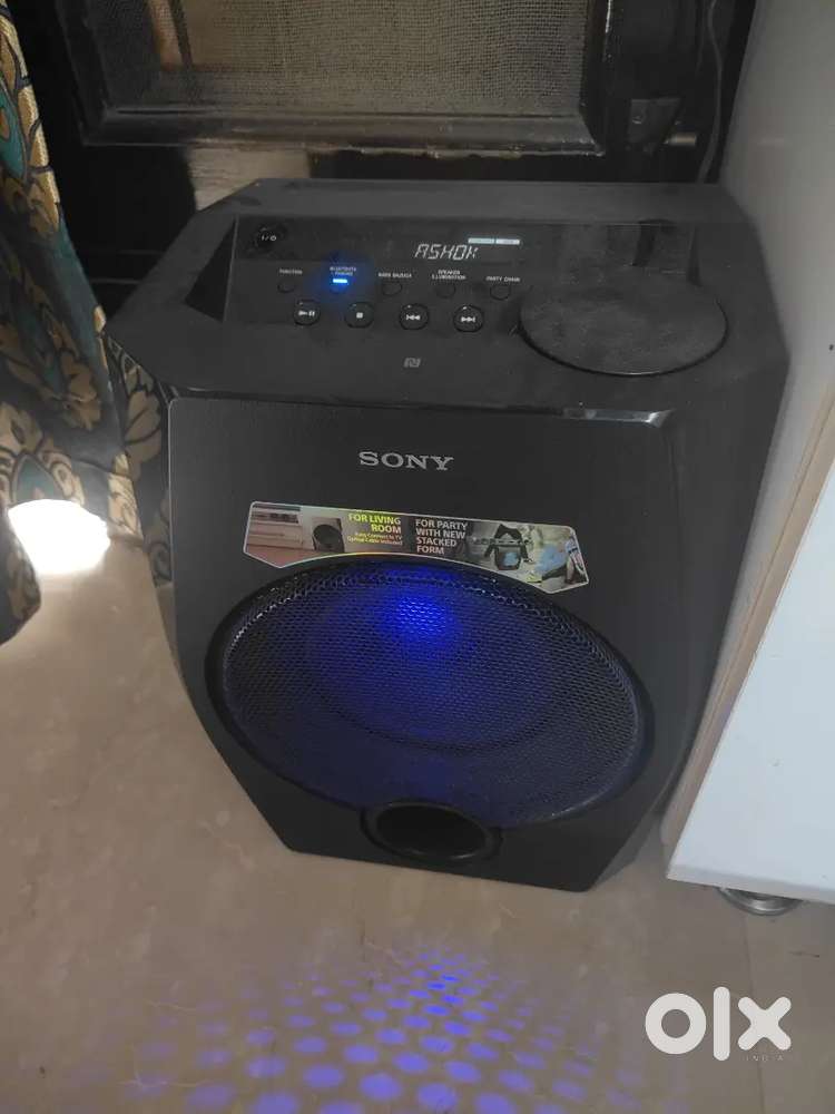 SONY SOUNDBAR in immaculate condition with Woofer, FM radio, USB, AUX