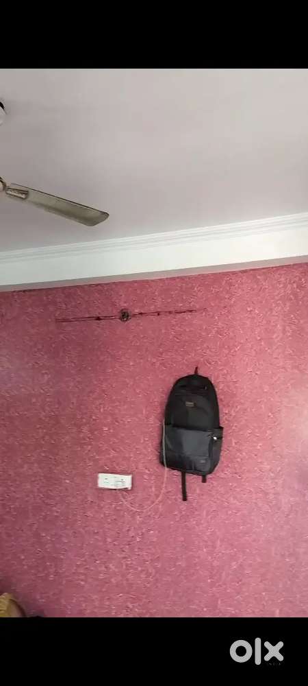 1 semi furnished room