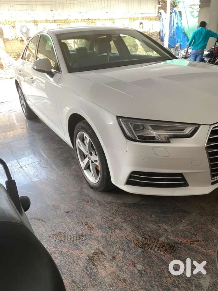 Audi A4 2017 Diesel 98000 Km Driven all orignal 3.5 techno