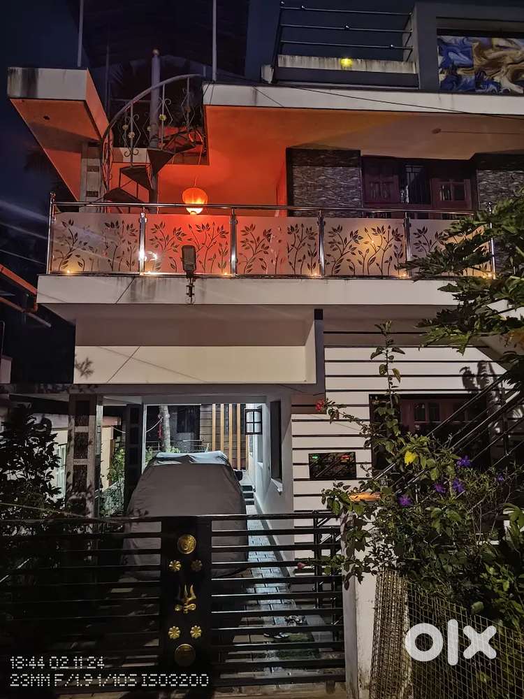 Independent 2 bhk house in ground floor