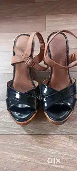 Catwalk shoes, Only genuine buyers scammer don't text