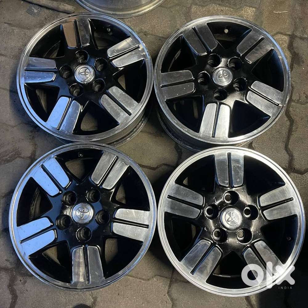 INNOVA ALLOY WHEELS 15 INCHES (GOOD CONDITION)