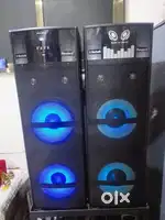 Dj tower speaker with Bluetooth mice