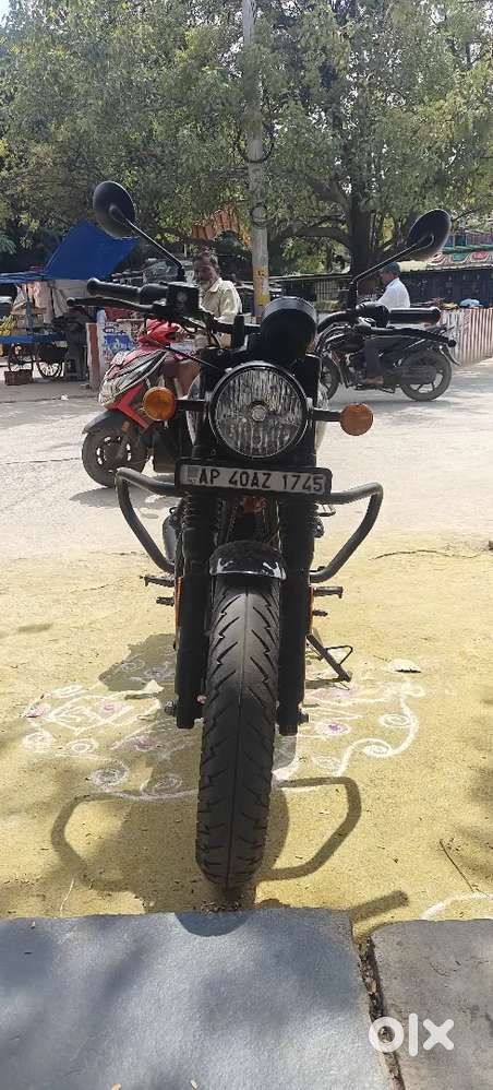 Very gud condition showroom maintenance