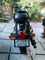 Classic 350 dark stealth black , urgent sell