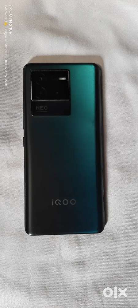 iQOO Neo 6 128 rom 8gb ram