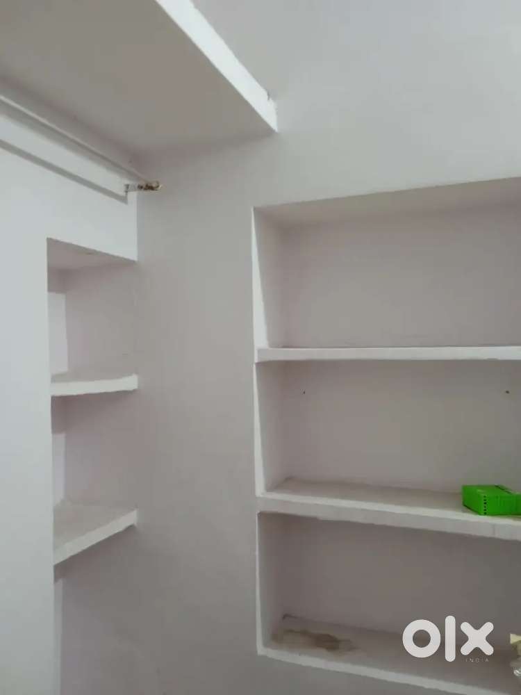 Single Room for single student urgent jarur likhenge. No time pass