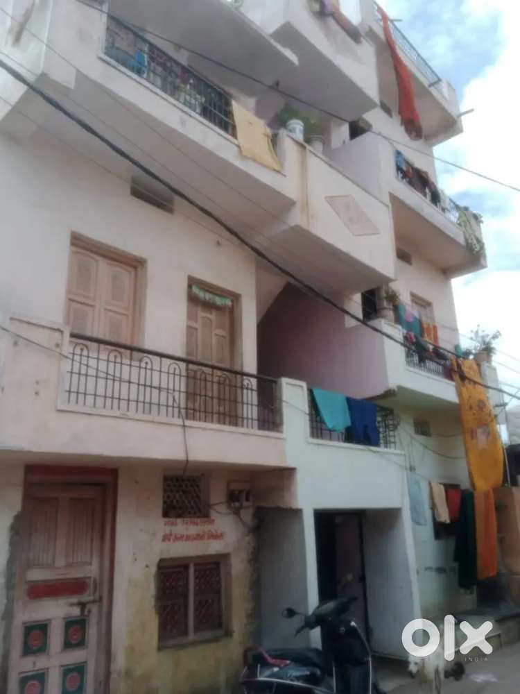 Nice non furnished 1rk but nice area and safe