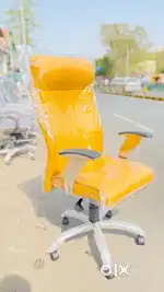 BRAND NEW PREMIUM BOSS CHAIR / office table and office sofa available