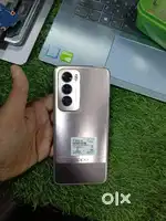 Oppo Reno 12 pro curv display