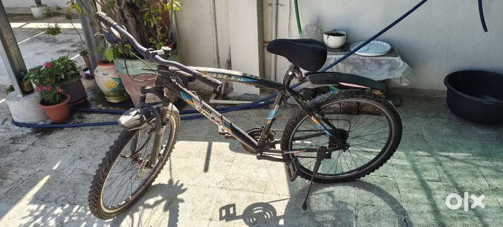 Tata Harris 100 Stryder