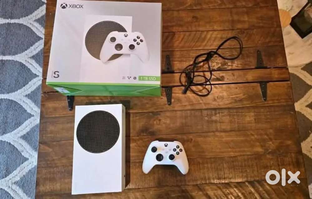 Microsoft Xbox Series S 1TB & All Digital Console