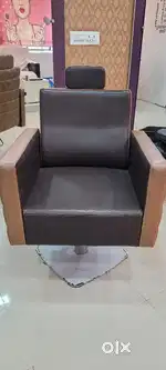 Salon hydraulic chair