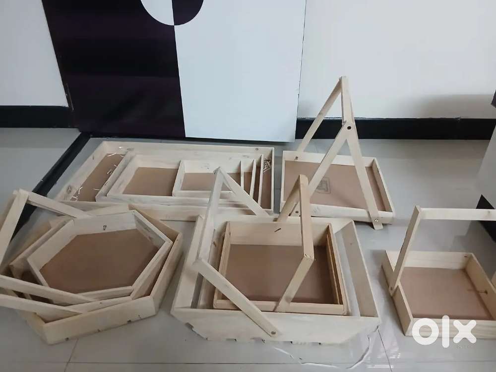 Trendy wooden gift hampers (set of 11)