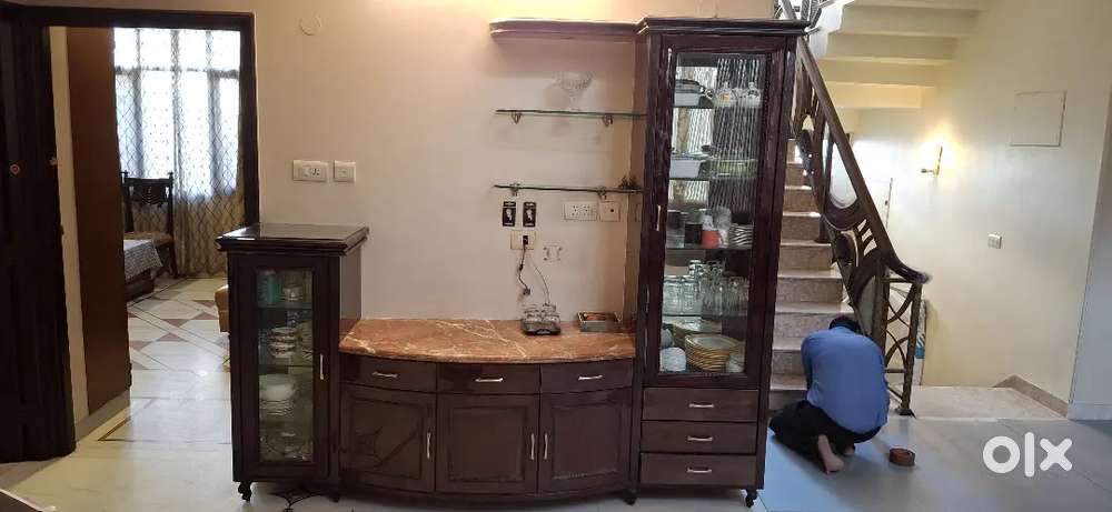 Dining table & Crockery cabenate