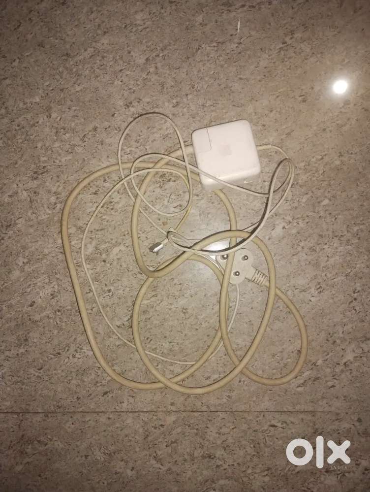 1000₹ Original macbook Air charger