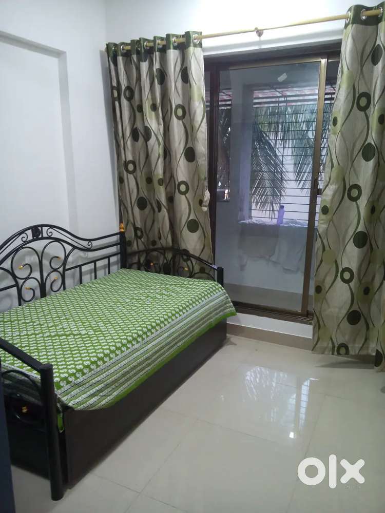 Near dombivli east station. Walking 5 mins.8 years old.