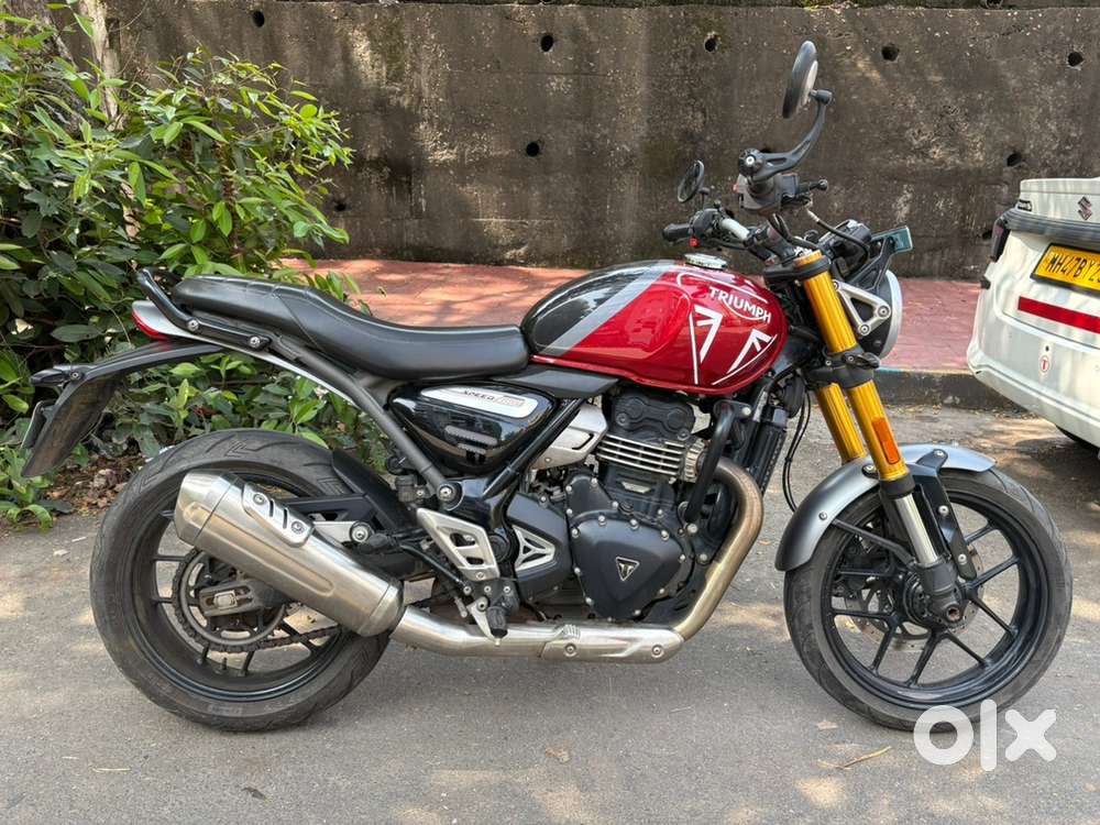 2023 Triumph speed 400.(slighly negotiable)