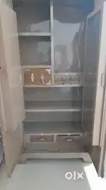 Queen wardrobe